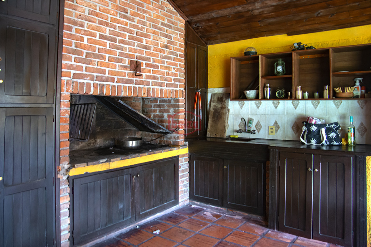 Casa ID.167196/Mansa.-Casa-3-Dormitorios-con-Apartamento-de-huéspedes.-Piscina. - En venta casa de 3 Dormitorios en Jardines de Córdoba con Barbacoa 
