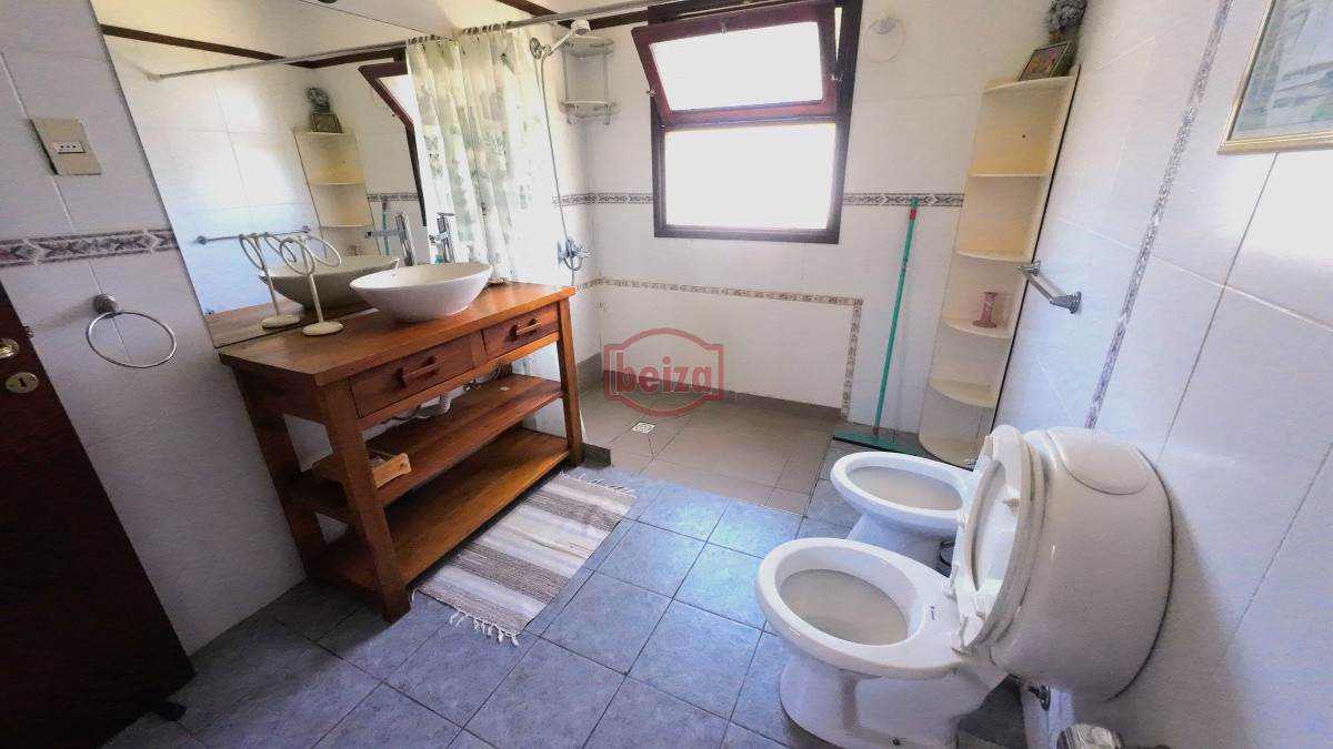 Casa ID.165206/59894443339 - Hermosa casa con construcción tradicional en zona privilegiada