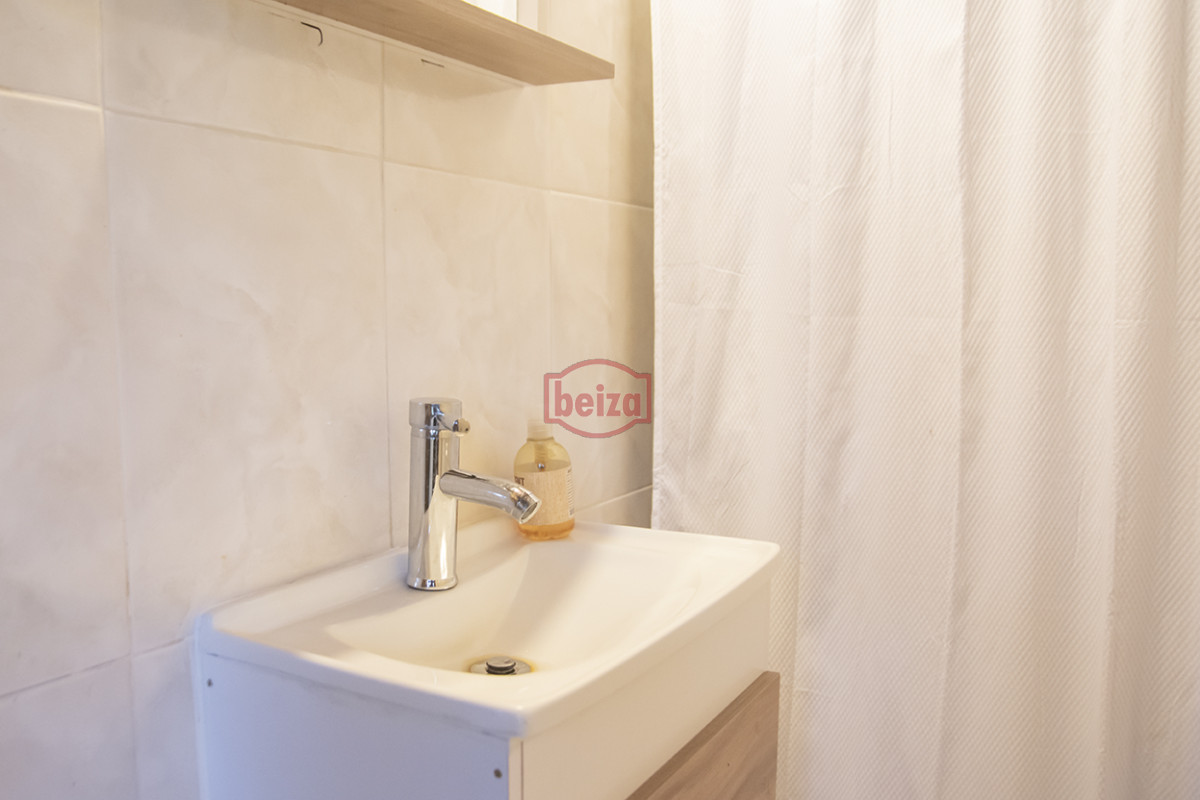 Casa ID.167190/En-venta-casa-de-3-dormitorios-en-Mansa,-Punta-del-Este-con-piscina- - Casa en Venta de 5 dormitorios en San Rafael , Punta del este 