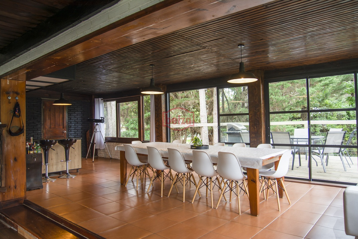 Casa ID.167190/En-venta-casa-de-3-dormitorios-en-Mansa,-Punta-del-Este-con-piscina- - Casa en Venta de 5 dormitorios en San Rafael , Punta del este 