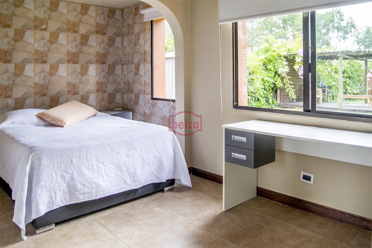Casa ID.167196/Mansa.-Casa-3-Dormitorios-con-Apartamento-de-huéspedes.-Piscina. - En venta casa de 3 Dormitorios en Jardines de Córdoba con Barbacoa 