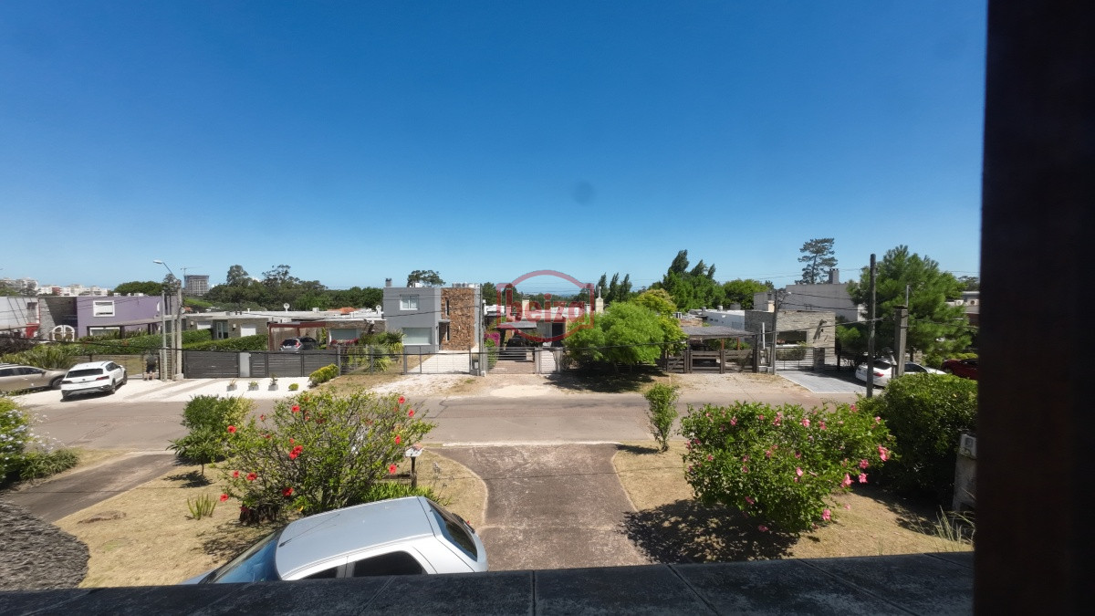 Casa ID.165206/59894443339 - Hermosa casa con construcción tradicional en zona privilegiada