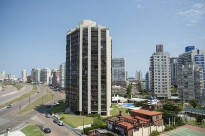 Oportunidad imperdible en primera linea a la brava, hermoso departamento. - NDM14950A