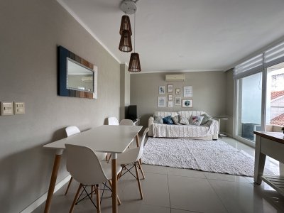 Vende apartamento en playa mansa de 1 dormitorio con parrillero, Punta del Este  - NDM24651A