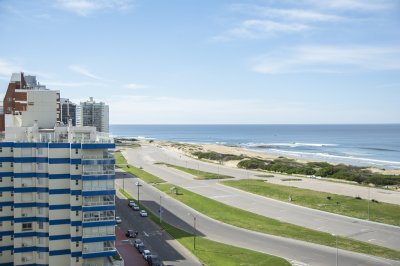 Lujoso Apartamento en Torre Imperiale de 3 dormitorios + dependencia en venta. 