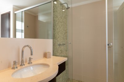 Alquila departamento de 3 dormitorios en suite en Brava- Punta del Este - NDM20201A