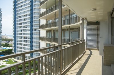 Oportunidad imperdible en primera linea a la brava, hermoso departamento. - NDM14950A