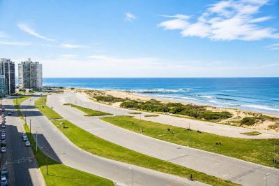 Lujoso Apartamento en Torre Imperiale de 3 dormitorios + dependencia en venta. 