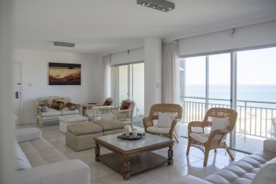 Oportunidad imperdible en primera linea a la brava, hermoso departamento. - NDM14950A