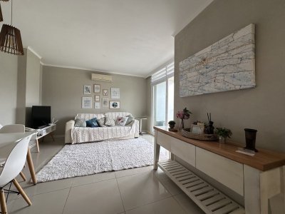 Vende apartamento en playa mansa de 1 dormitorio con parrillero, Punta del Este  - NDM24651A