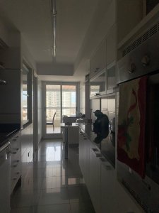 Se vende apartamento de 3 dormitorios más dependencia completa en Punta del Este. Terraza con parrillero propio.  - NDM8180A