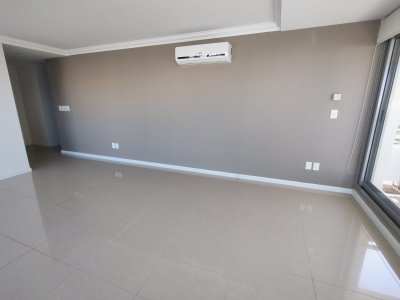 Departamento de 2 dormitorios, en el complejo Torre Imperial - NDM1829A