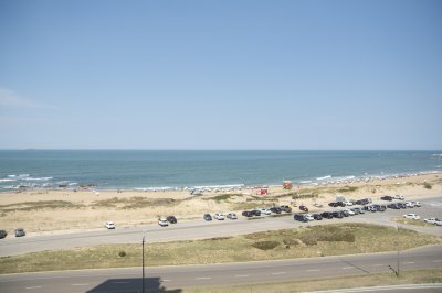 Oportunidad imperdible en primera linea a la brava, hermoso departamento. - NDM14950A