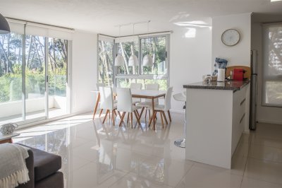 Apartamento en venta en Avenue Roosevelt, 2 dormitorios, bajos gastos comunes 