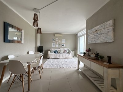 Vende apartamento en playa mansa de 1 dormitorio con parrillero, Punta del Este  - NDM24651A