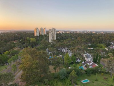 Vende apartamento de 2 dormitorios en Stradivarius, Punta del Este