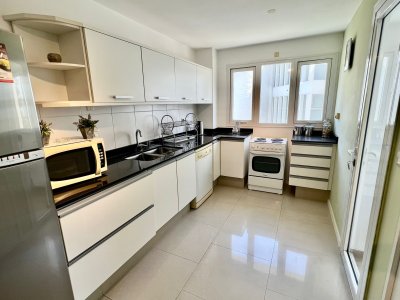 Vende Lujoso departamento de 4 suites en Brava Punta del Este - NDM20472A