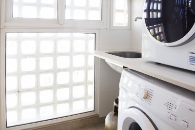 Vende apartamento con balcon y 3 dormitorios en Península Punta del Este - NDM24175A