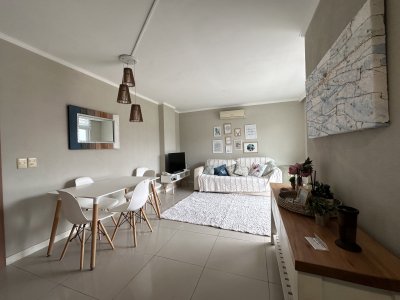 Vende apartamento en playa mansa de 1 dormitorio con parrillero, Punta del Este  - NDM24651A