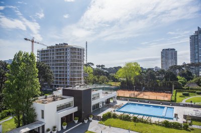 Departamento de 1 y medio dormitorio en venta a pasos de Playa Brava