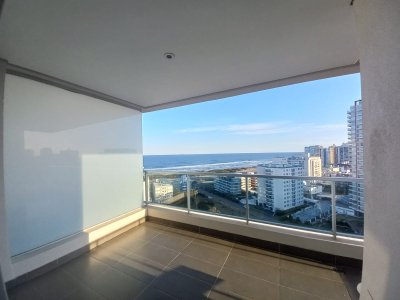 Oportunidad. Se vende apartamento de 2 dormitorios con hermosa vista al mar, zona Aidy grill Punta del Este 