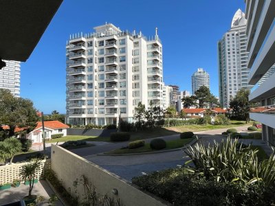 Apto de 1 dor, con parrillero en balcón, Roosevelt- Punta del Este