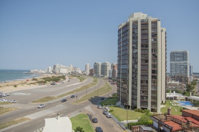 Oportunidad imperdible en primera linea a la brava, hermoso departamento. - NDM14950A