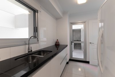 Alquila departamento de 3 dormitorios en suite en Brava- Punta del Este - NDM20201A