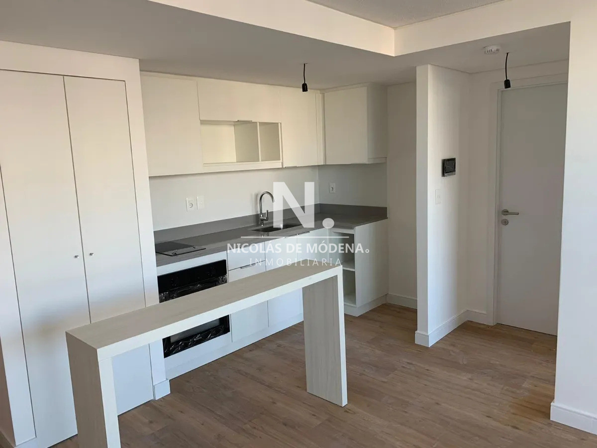 Venta Apartamento de 2 dormitorios Con Renta  en Malvín, piso alto.Ideal Inversion! - NDM12660A