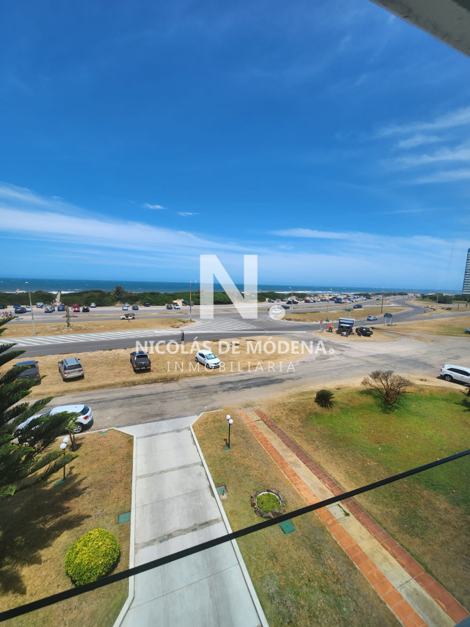 Departamento de 3 dormitorios en venta en Punta del Este - NDM15733A