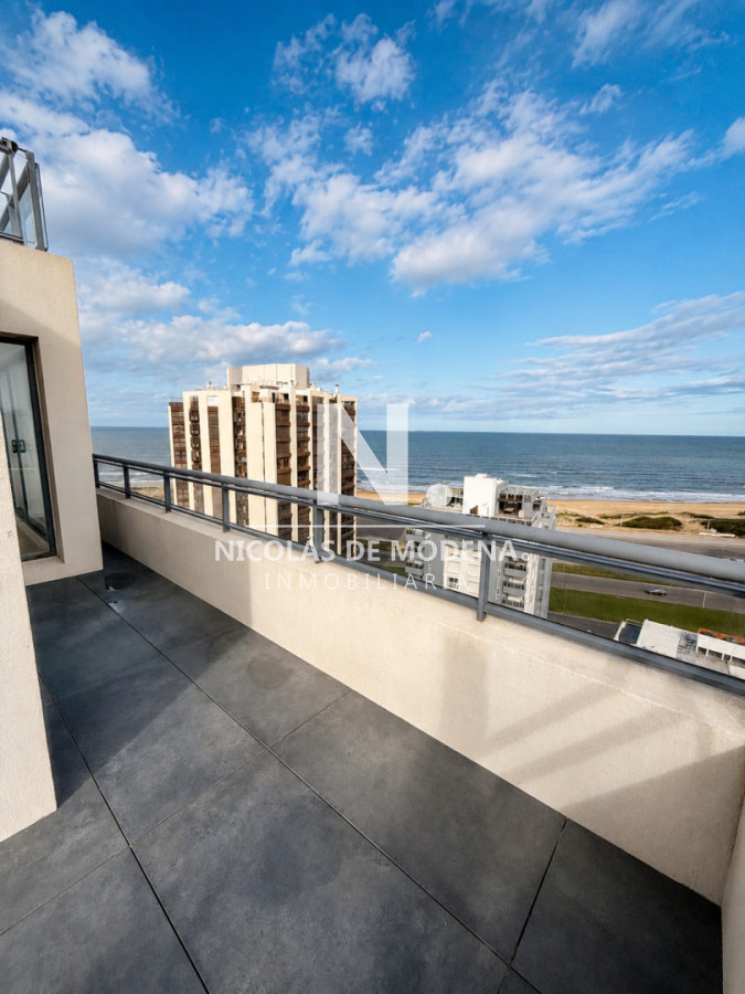 Vende impecable apartamento de 2 dormitorios con vistas espectaculares en Brava, Punta del Este - NDM30616A