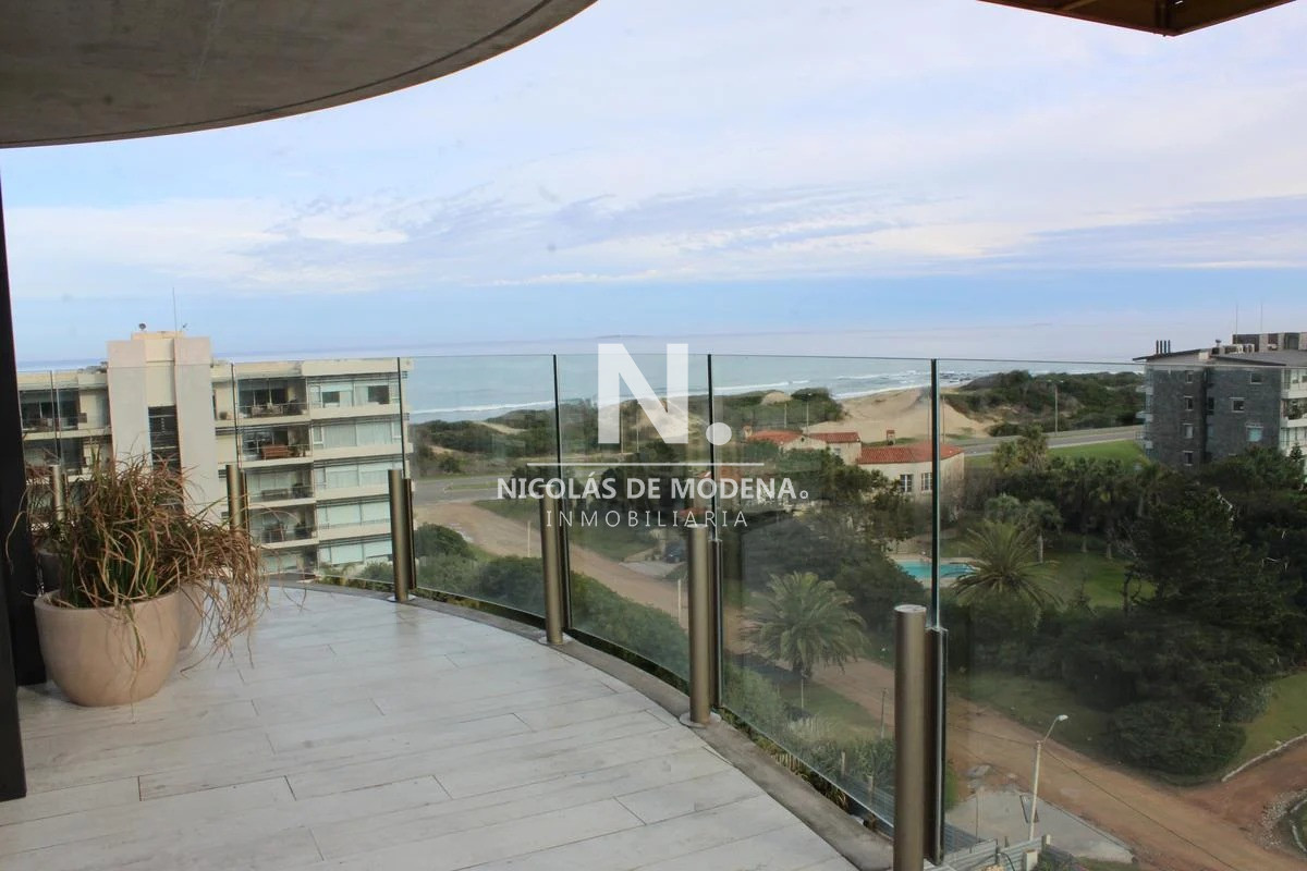 Vende apartamento de 2 dormitorios en Punta del Este - NDM13983A