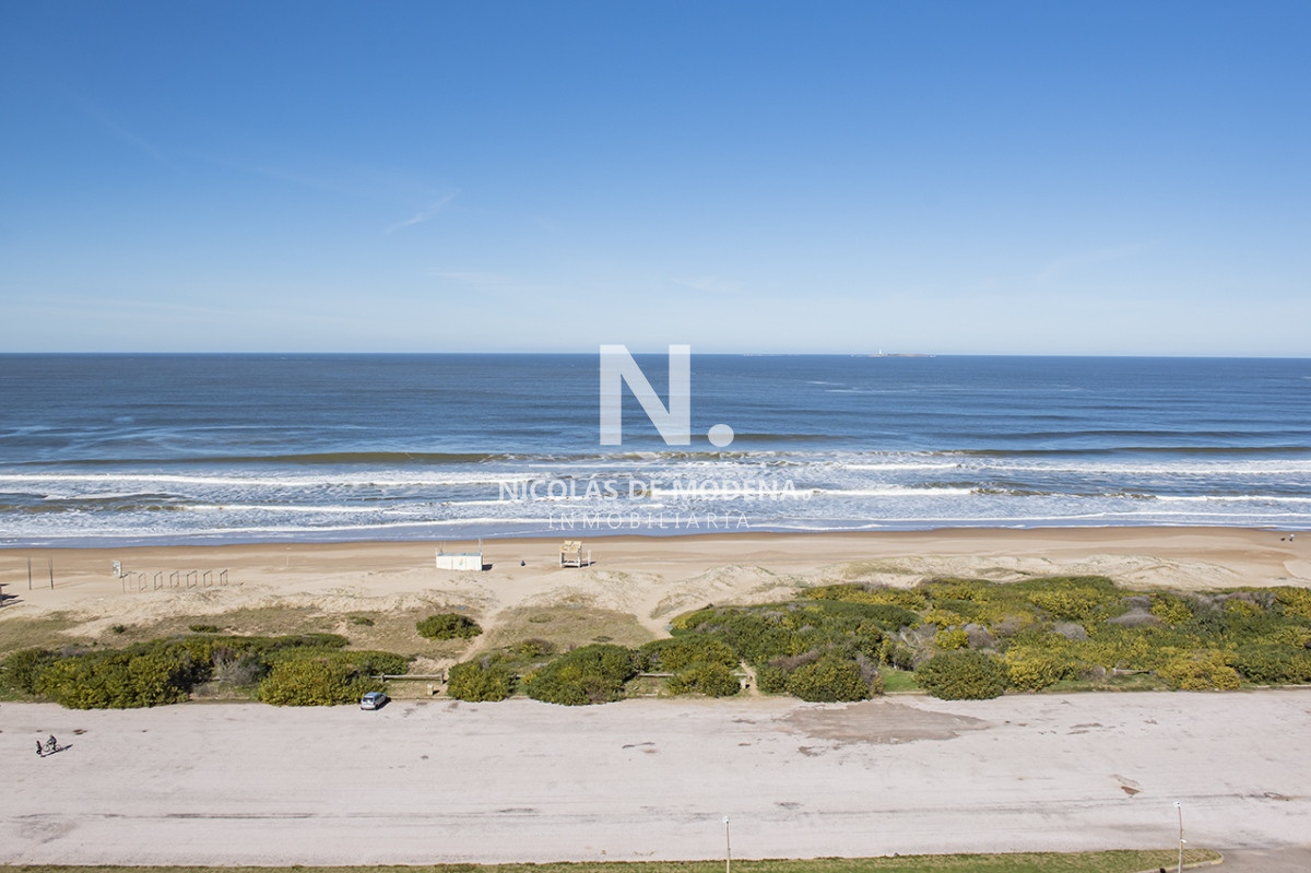 Vende apartamento de 3 dormitorios en Tiburon , Punta del Este  - NDM2023A
