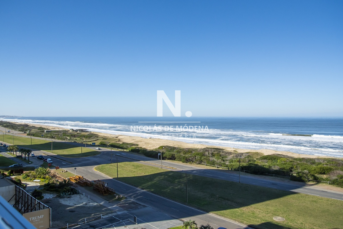 Departamento en Torre Lobos en venta, unidad de 3 dormitorios con vista al mar, Punta del Este  - NDM2266A