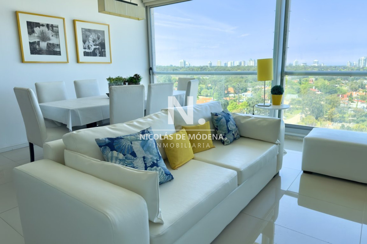 En venta apartamento de 4 habitaciones, con una hermosa vista en Mansa, Punta del Este - NDM27770A