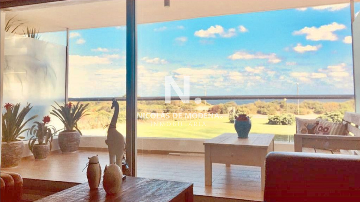 En venta departamento en Playa Brava de 2 dormitorios con vista al mar! - NDM12686A
