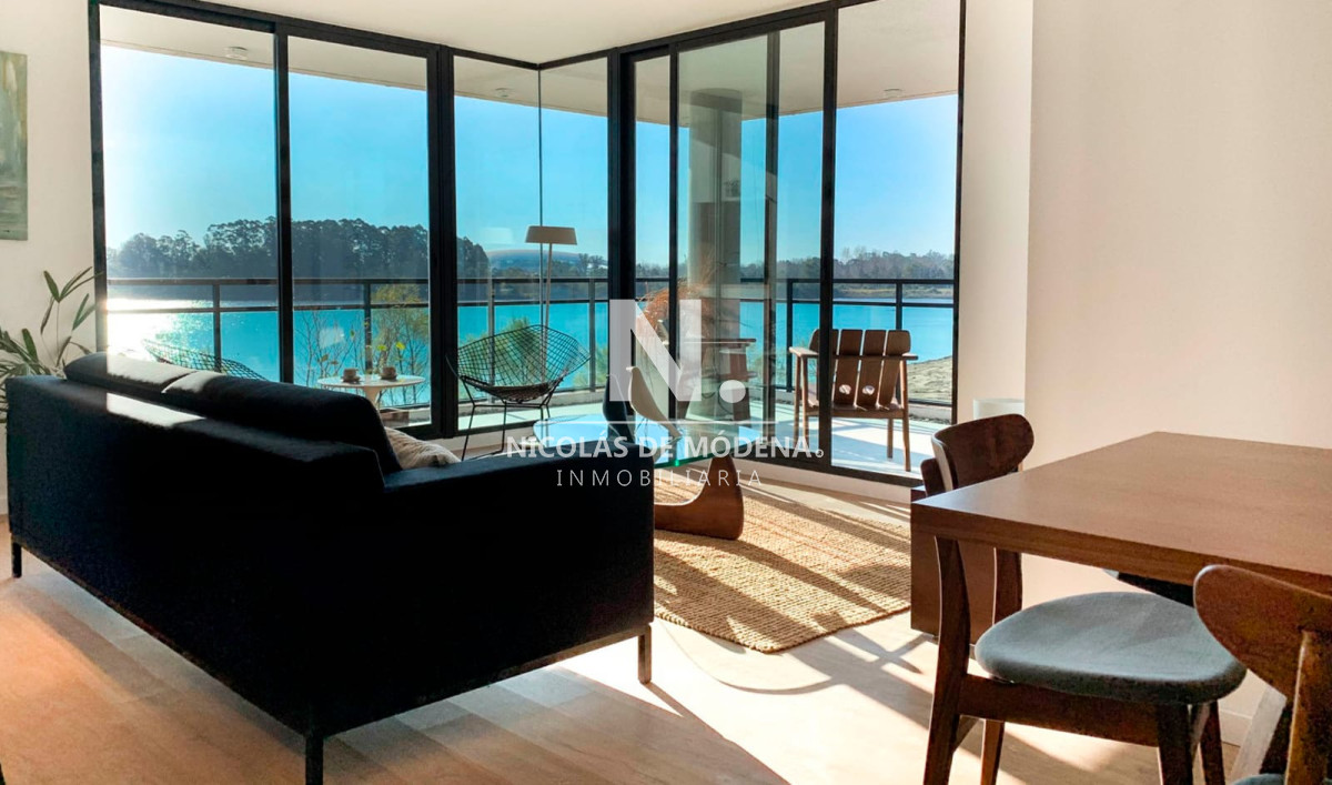Venta Luminoso Apartamento de 2 Dormitorios Frente al Lago. Barra de Carrasco - NDM5685A