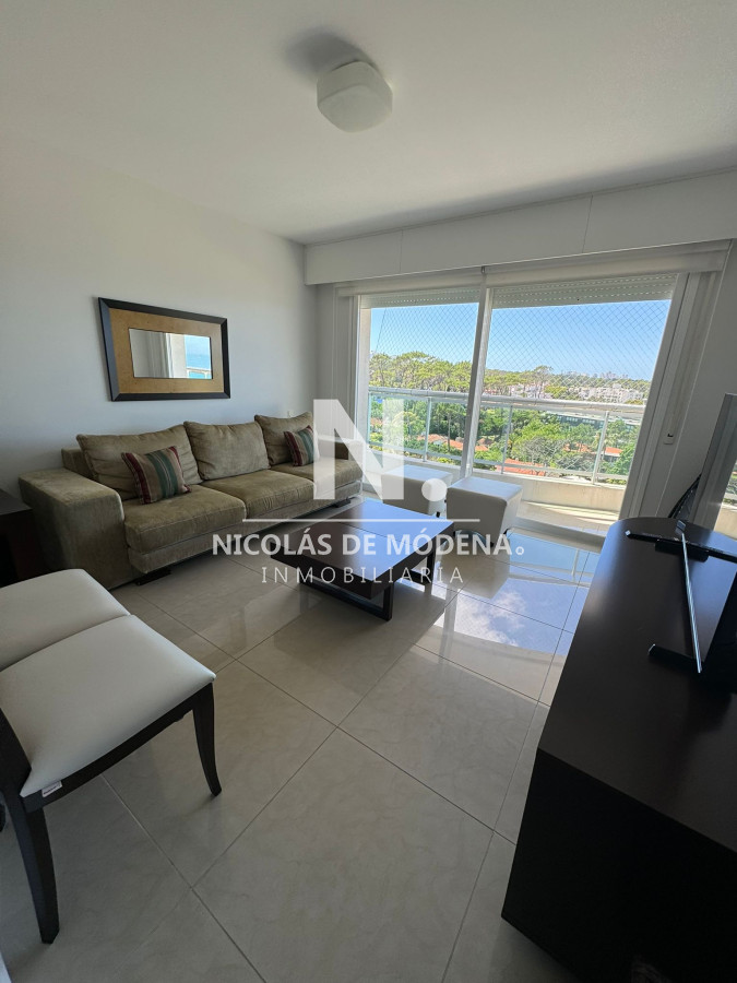 Vende apartamento con vista espectacular al mar, de 4 dormitorios en Mansa, Punta del Este. - NDM23383A