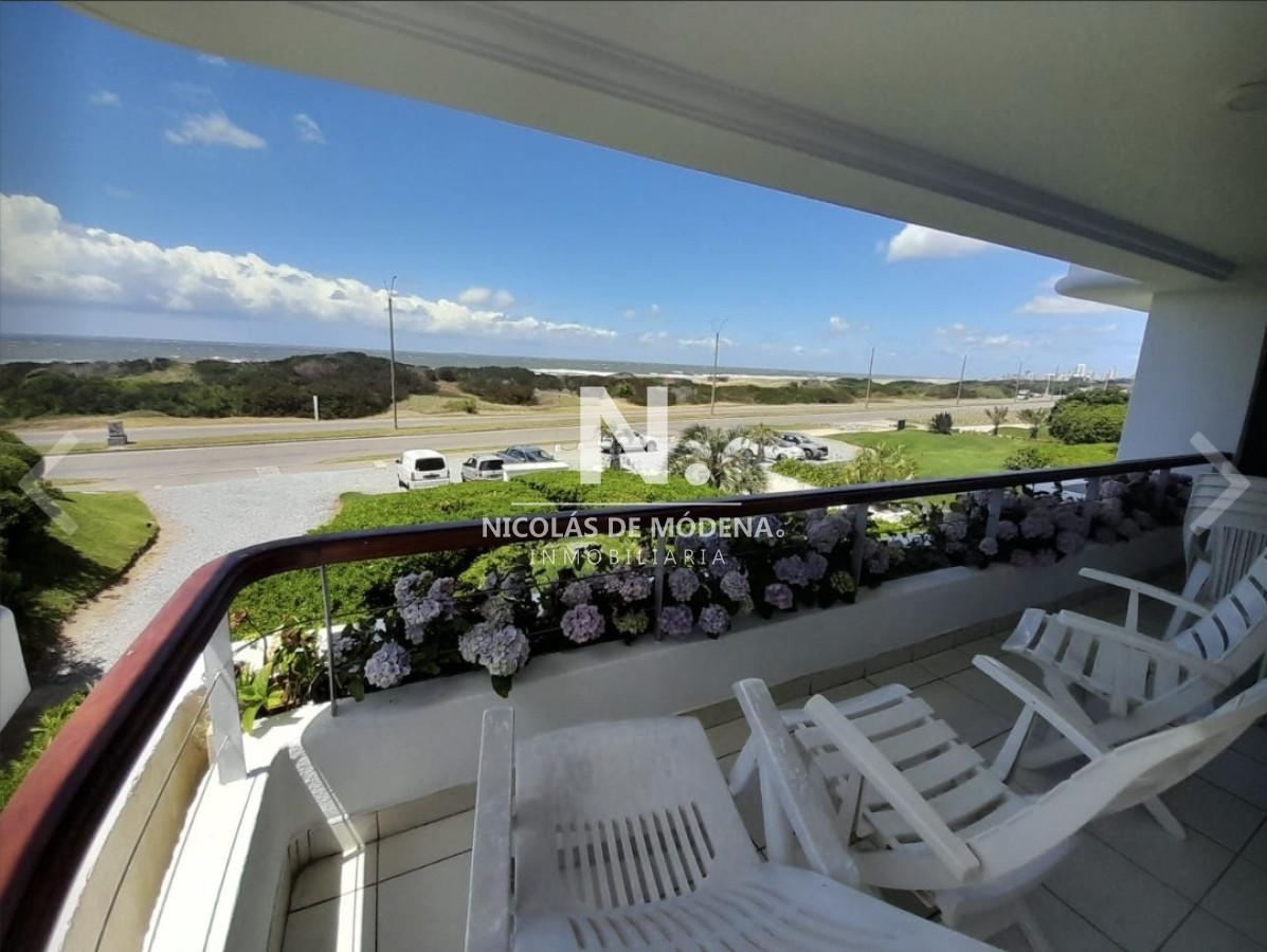 En venta apartamento en Brava, Punta del Este de 4 dormitorios  - NDM29161A