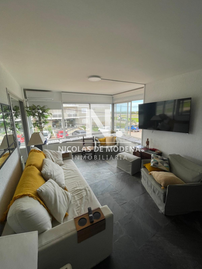 Alquila departamento de 2 dormitorios en Punta del Este. - NDM27337A