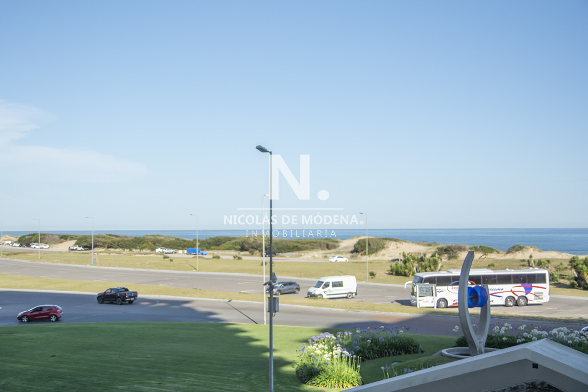 Torre Imperiale Punta Del Este, frente al mar  - NDM22862A