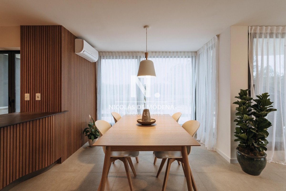 Apartamento de 4 dormitorios en Barra de Carrasco - Ciudad de la Costa