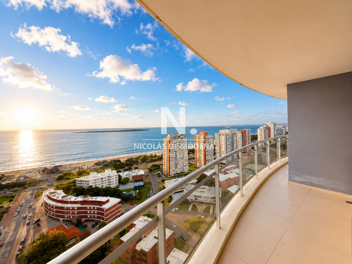En venta apartamento de 3 dormitorios con vista al mar en Mansa, Punta del Este - NDM13391A