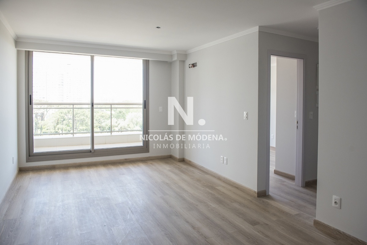Vende apartamento de 2 dormitorios en Place Lafayette, Punta del Este - NDM26823A