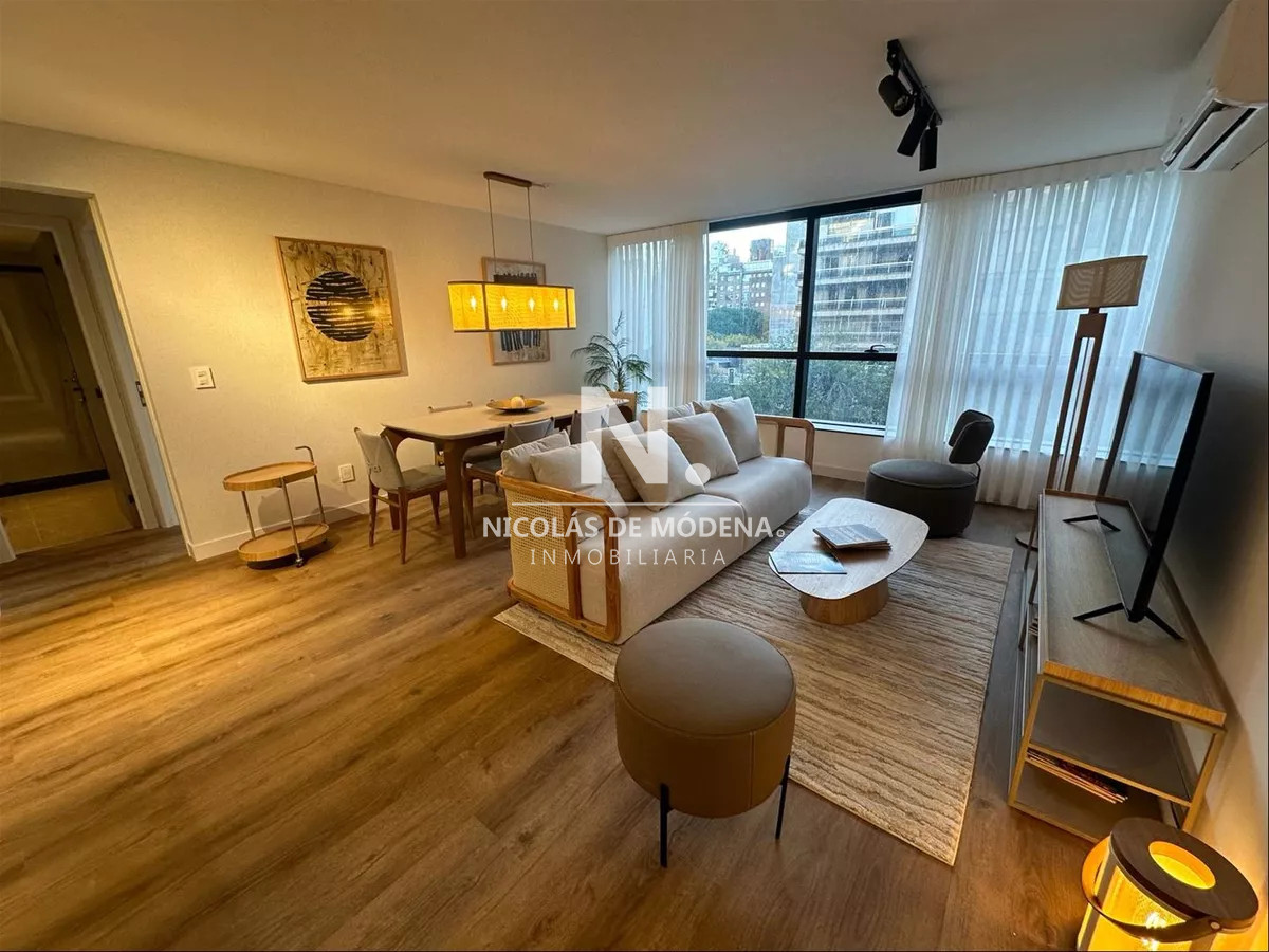 Venta Apartamento de 2 Dormitorios Con Piscina en Pocitos,Montevideo.  - NDM26999A