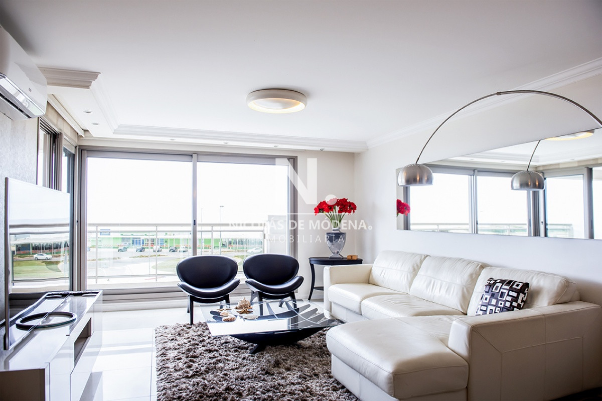 Apartamento en alquiler en edificio de categoria  - NDM27308A