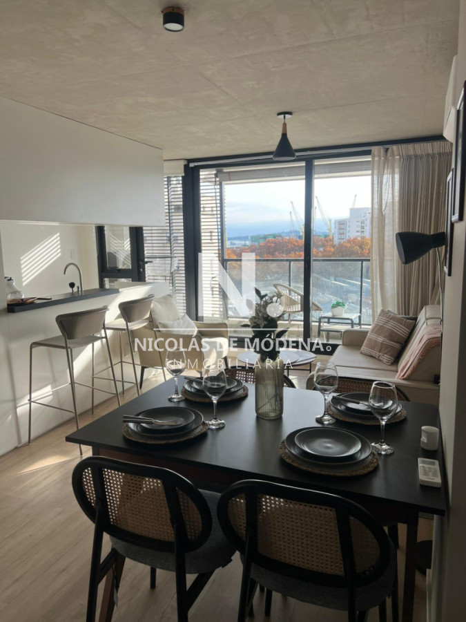 Venta Moderno Apartamento de 2 Dormitorios con Gran Patio en Aguada,Montevideo - NDM30270A