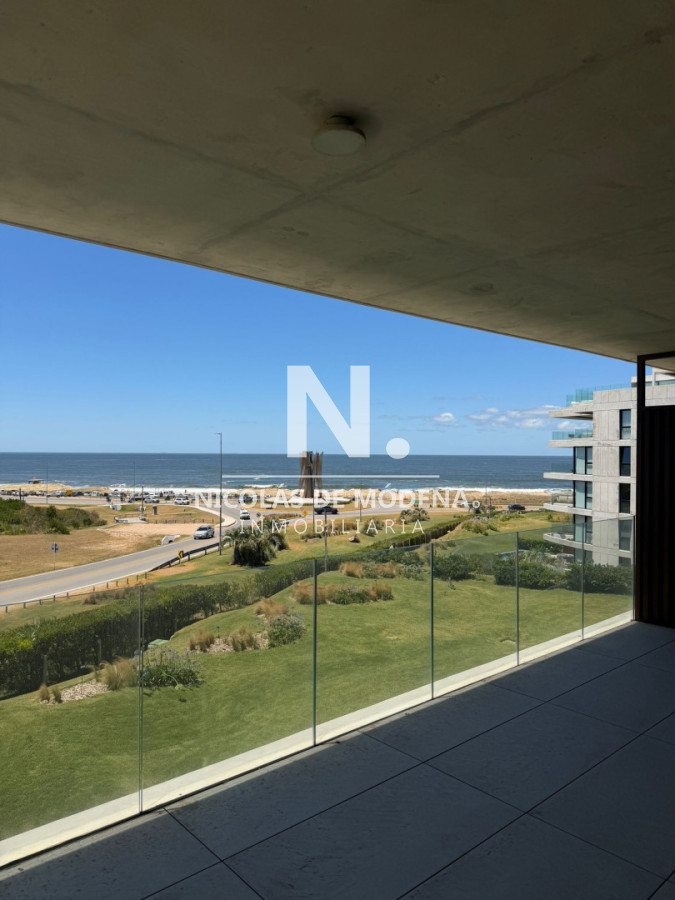 En venta espectacular apartamento de 4 dormitorios en Manantiales, con vista al mar, y parrillero exclusivo - NDM28358A