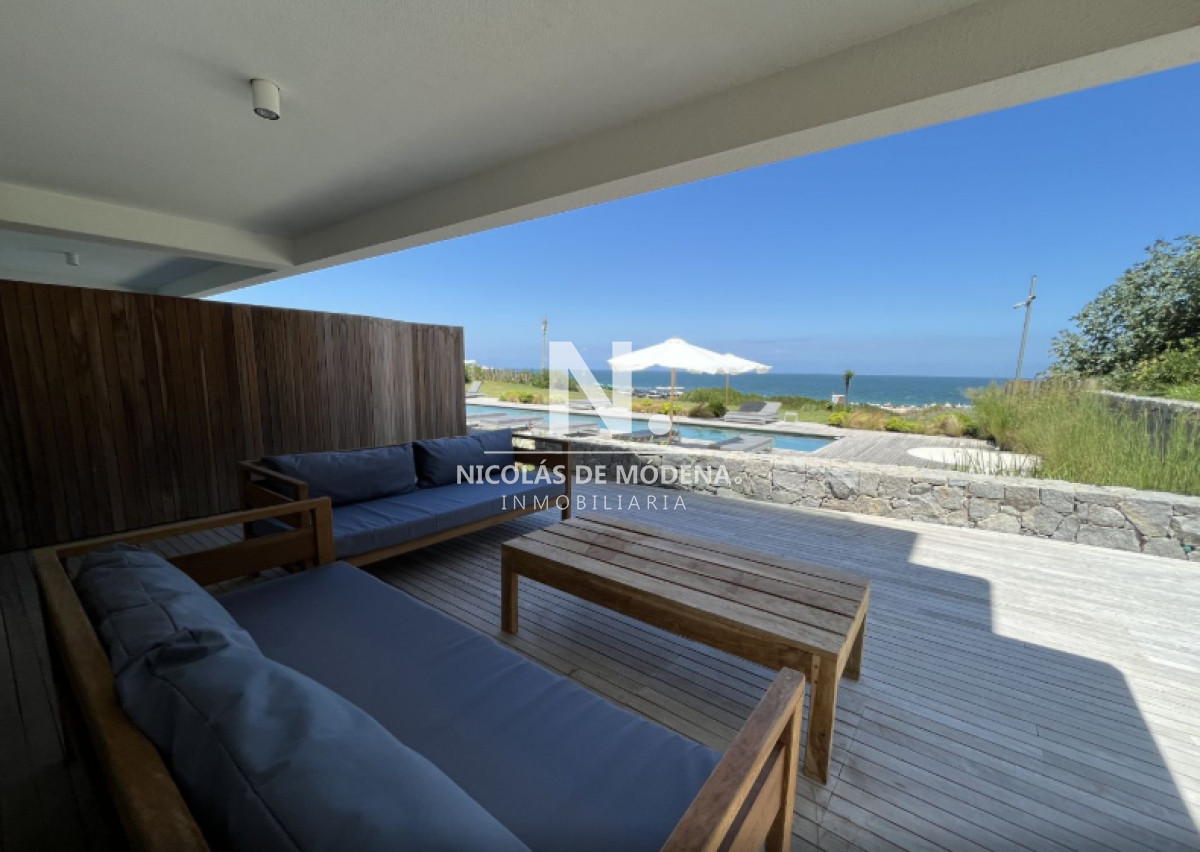 En venta apartamento en Manantiales de 3 dormitorios, con vista excepcional. - NDM25093A