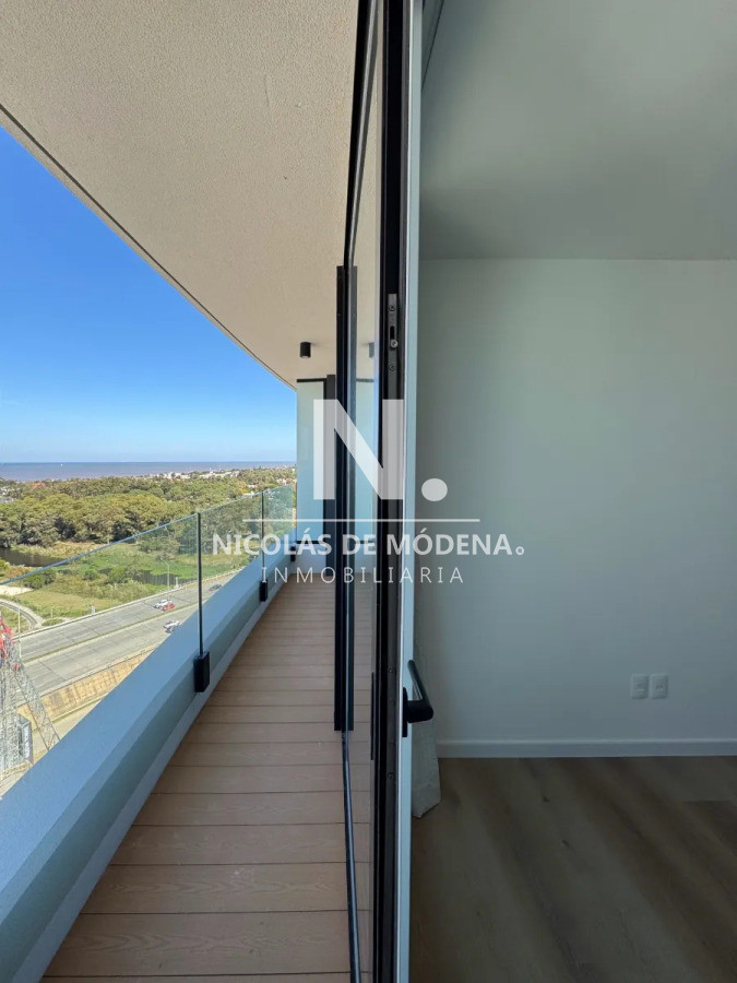 Venta Moderno Apartamento de 3 Dormitorios Barra de Carrasco,Canelones - NDM29929A